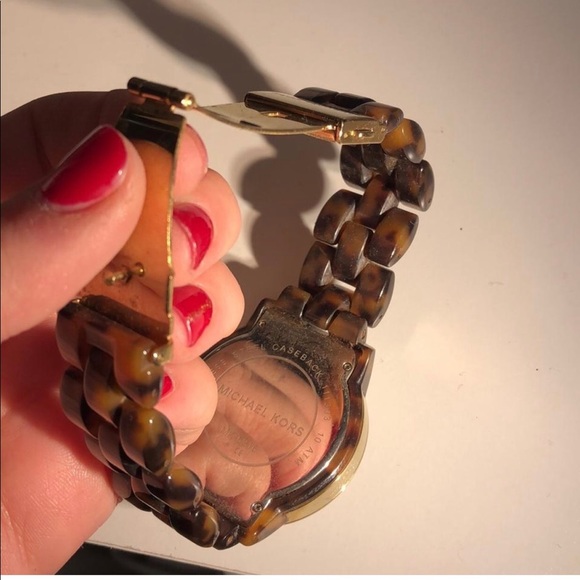 Michael Kors Gold & Tortoiseshell Watch (working) - Picture 4 of 8